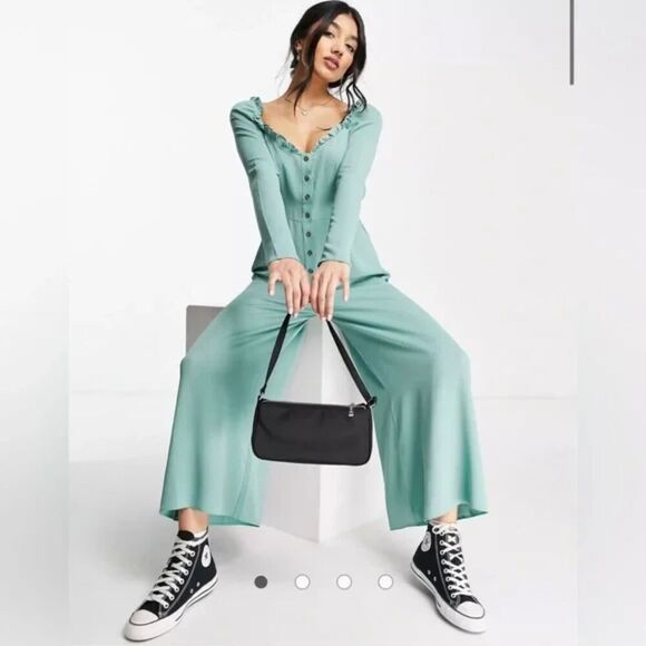 NWT ASOS Mint Green Button Front Ruffle Square Neck Straight Leg Jumpsuit size 4 - Picture 1 of 11